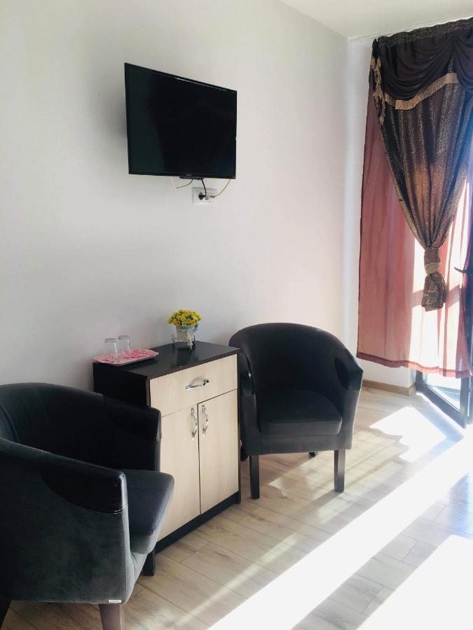 Casa Famous Apartment Iasi Exterior photo